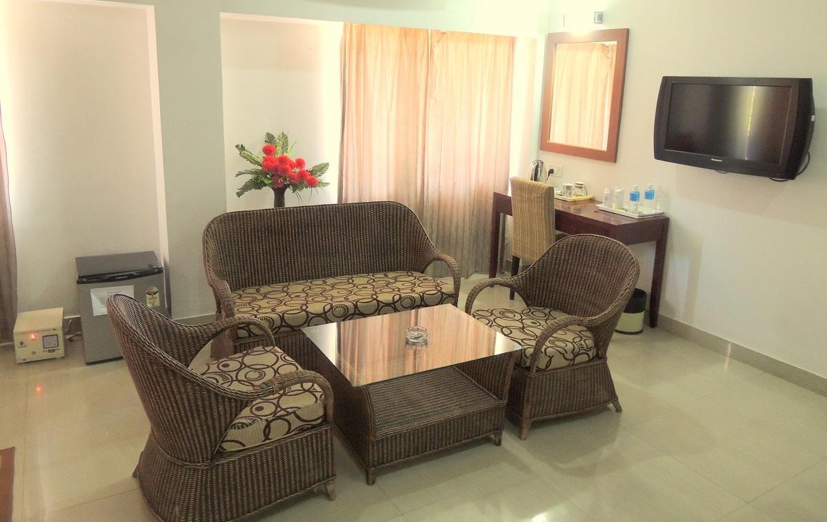 מלון Tinsukia Aroma Residency מראה חיצוני תמונה